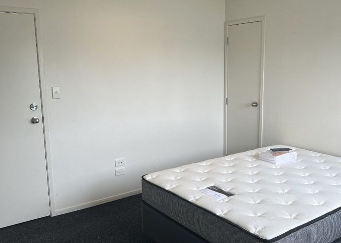  at 2/16 Greensboro Street (Room D), Hillcrest, Hamilton, Waikato