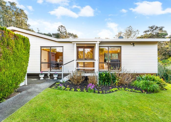  at 14 Chardon Place, Henderson, Auckland