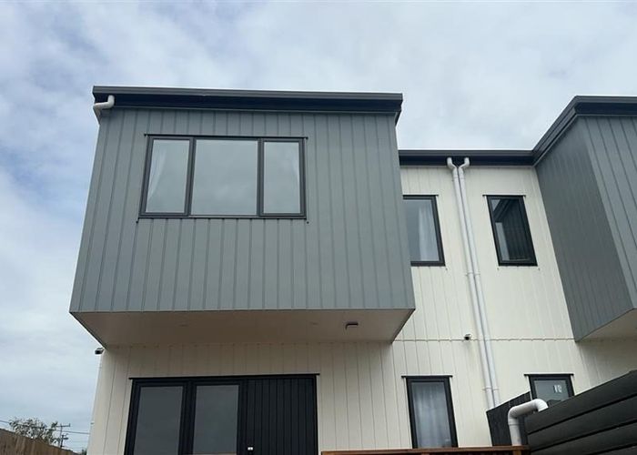 at 5/6 Kereru Street, Henderson, Waitakere City, Auckland