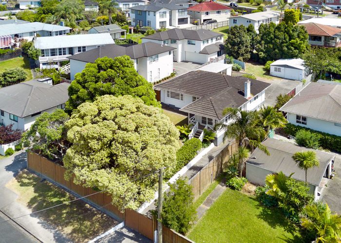  at 16 Coniston Avenue, Te Atatu South, Auckland