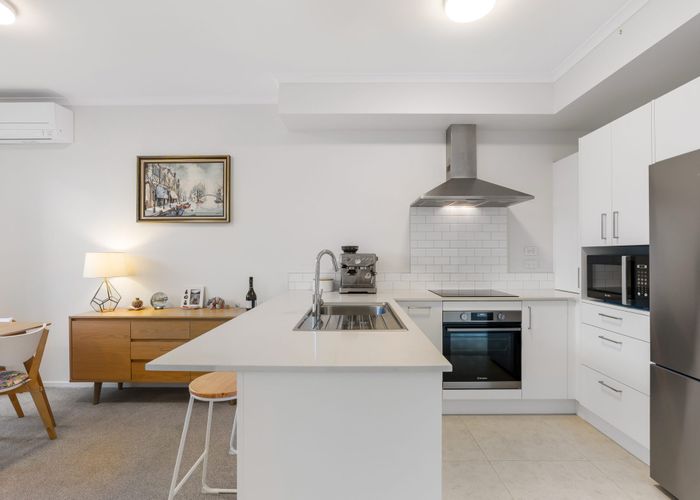  at 4 Tuhono Lane, Northcote, North Shore City, Auckland