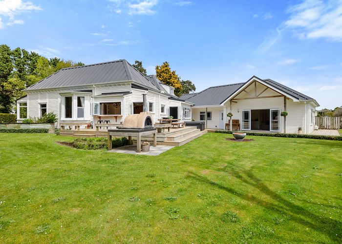  at 4 Cross Street, Lepperton