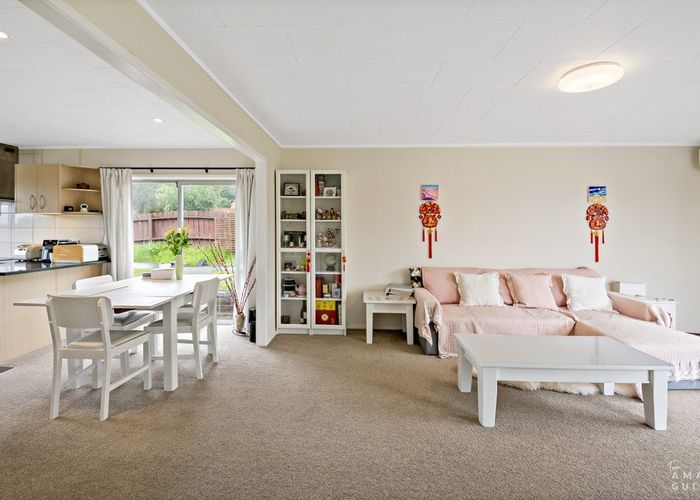  at 1B Glenbury Place, Massey, Waitakere City, Auckland