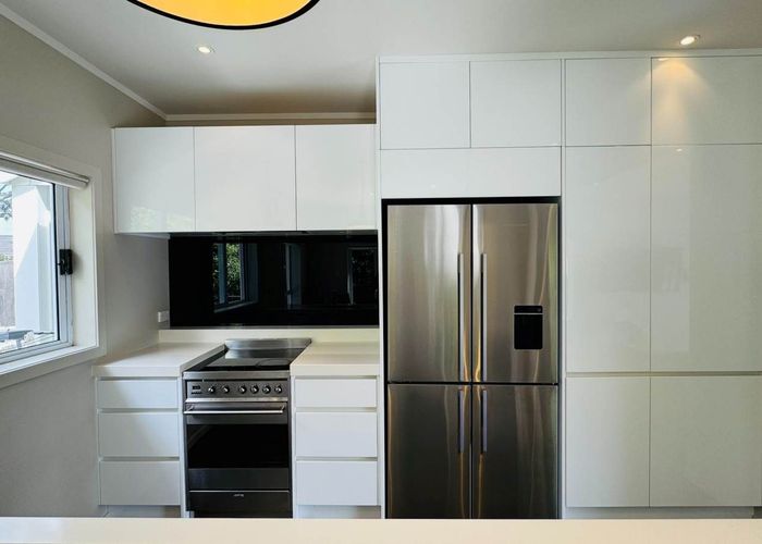  at 32 Isobel Road, Greenhithe, Auckland