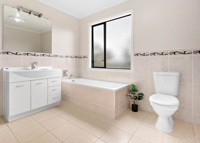  at 6 Shingleton Lane, Flat Bush, Manukau City, Auckland