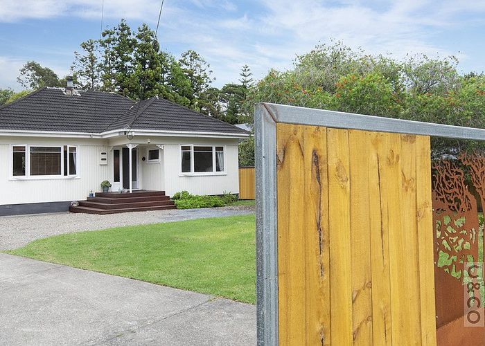  at 7 Taupaki Road, Henderson