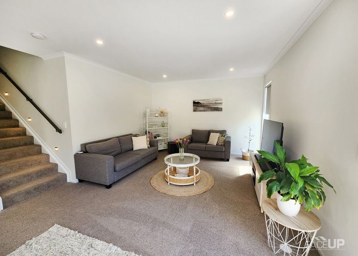  at 2 Waimoana Close, Massey, Waitakere City, Auckland