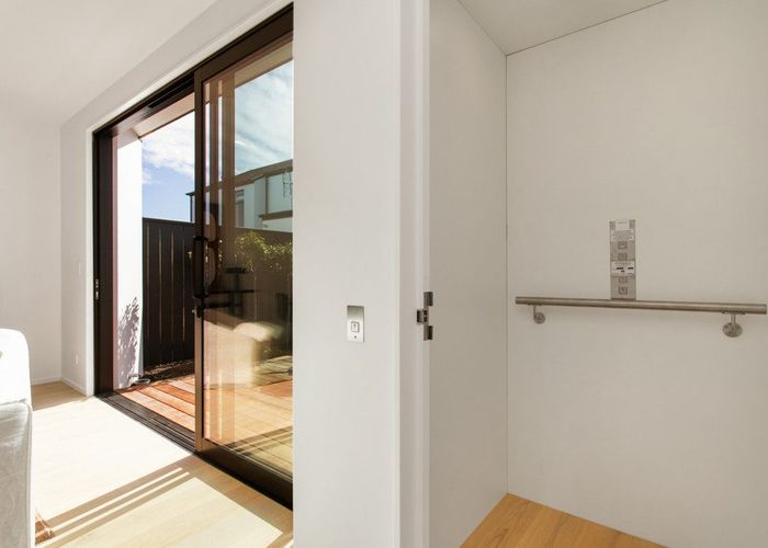  at 2/37 Repton Street, Merivale, Christchurch