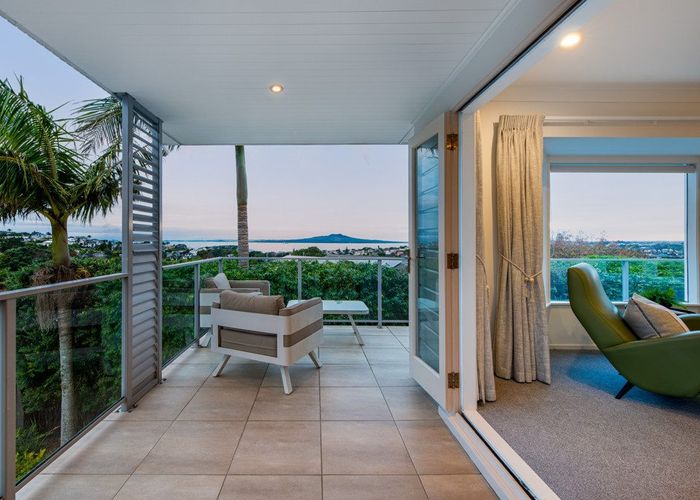  at 107 East Coast Road, Castor Bay, North Shore City, Auckland