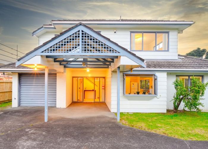  at 2/145 BUCKLANDS BEACH RD, Bucklands Beach, Auckland