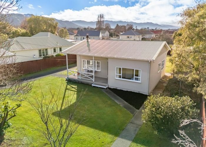  at 4 Heretaunga Square, Silverstream, Upper Hutt, Wellington