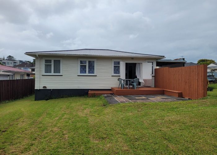  at 2/85 White Swan Road, Mount Roskill, Auckland City, Auckland