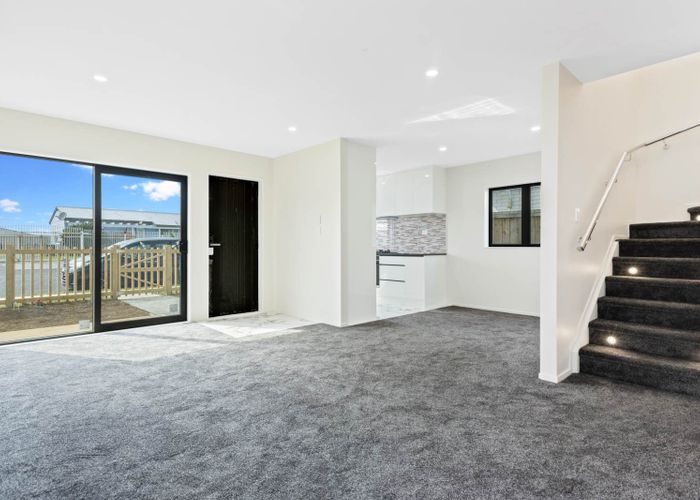  at 2/68 Maplesden Drive, Clendon Park, Manukau City, Auckland