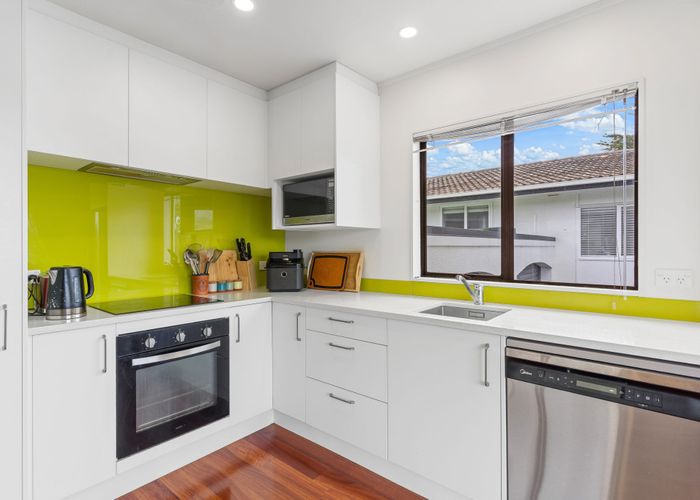  at 2/1 Recreation Drive, Birkenhead, North Shore City, Auckland