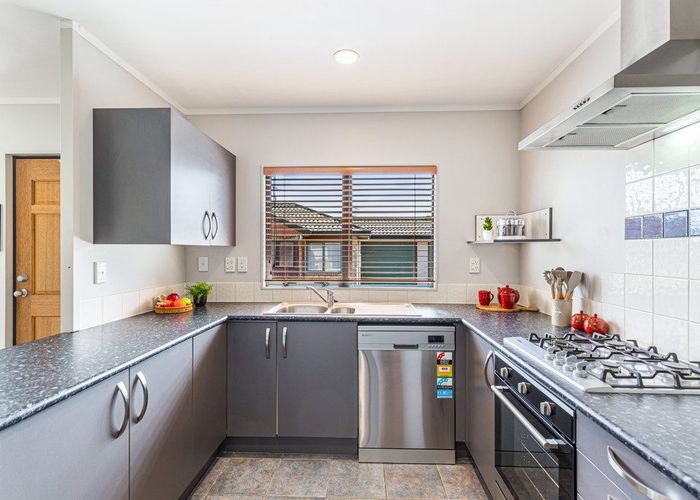  at 3/520 Don Buck Road, Westgate, Waitakere City, Auckland