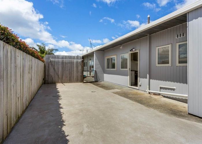  at 1/143 Birkdale Road, Birkdale, Auckland