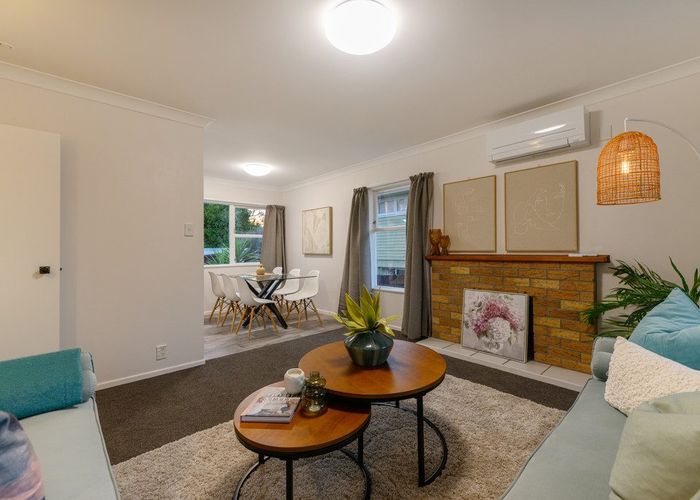  at 35 La Rosa Street, Green Bay, Auckland