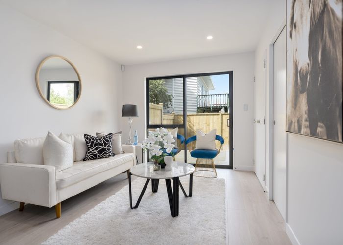  at 4/31 Tiroroa Avenue, Te Atatu South, Waitakere City, Auckland