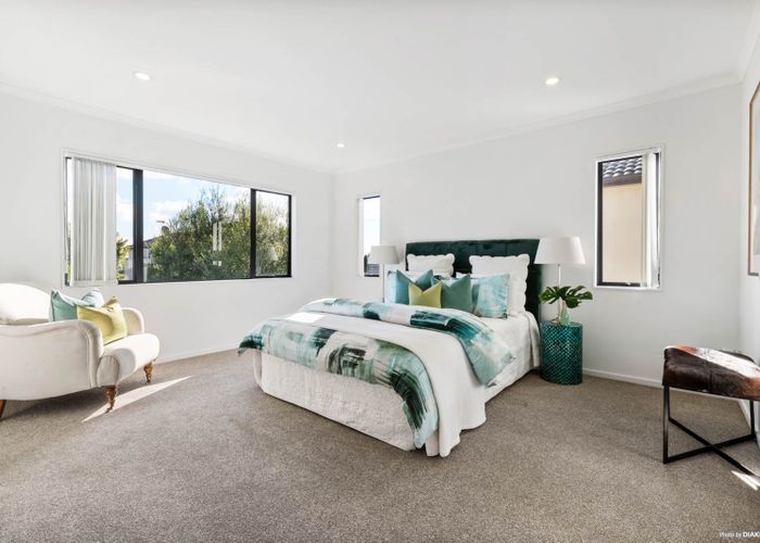  at 18 Bridgefield Crescent, Flat Bush, Auckland
