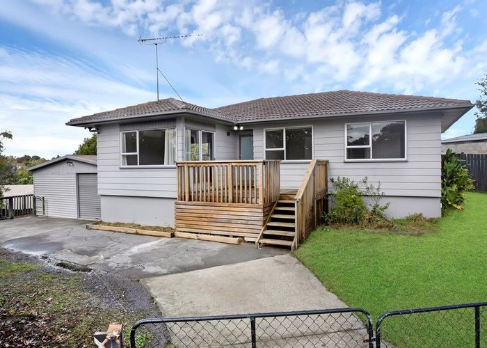  at 17 Landow Place, Henderson, Waitakere City, Auckland