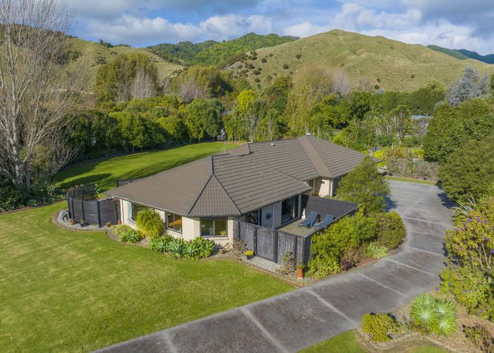  at 122 Maui Pomare Road, Paraparaumu, Kapiti Coast, Wellington