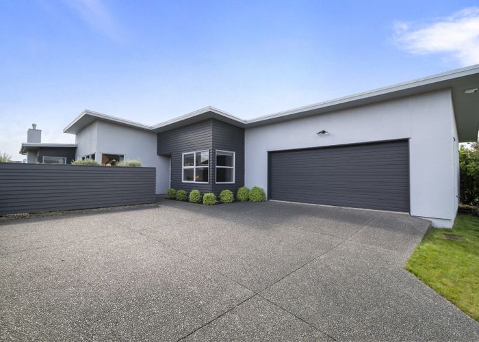  at 81 Pacific Drive, Fitzherbert, Palmerston North