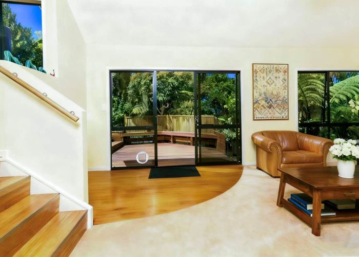  at 1 Stitchbird Close, Murrays Bay, North Shore City, Auckland