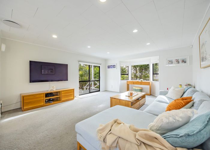 at 2/25 Commissariat Road, Mount Wellington, Auckland City, Auckland