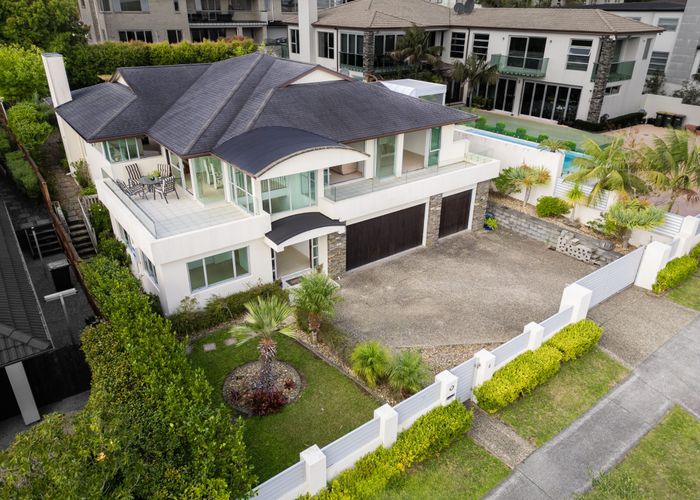  at 6 Fairbairn Place, East Tamaki Heights, Auckland