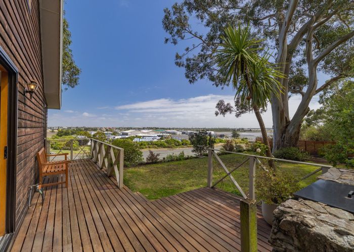  at 7 Cannon Hill Crescent, Mount Pleasant, Christchurch City, Canterbury