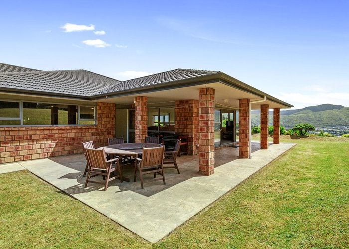  at 50 Bing Lucas Drive, Tawa, Wellington
