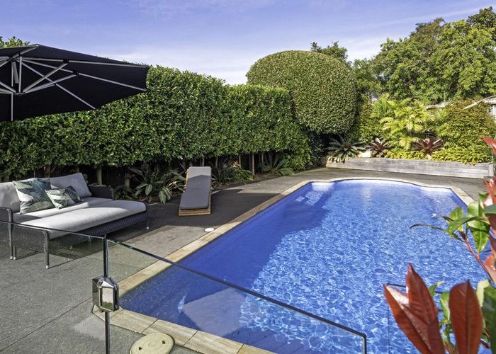  at 1/109 Litten Road, Cockle Bay, Auckland