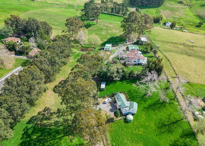  at 1559 Dairy Flat Highway, Albany