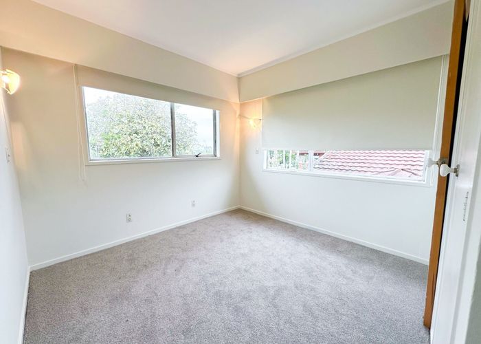  at 2/8 Tercel Pl, Sunnyhills, Manukau City, Auckland