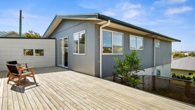  at 2 Bell Street, Tawa, Wellington