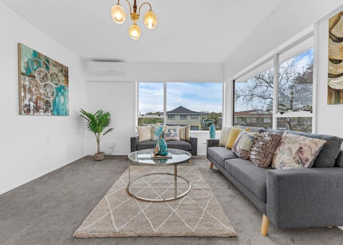 at 1/60 Stanniland Street, Sunnyhills, Manukau City, Auckland