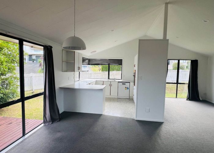  at 4 Rubens Lane, West Harbour, Waitakere City, Auckland