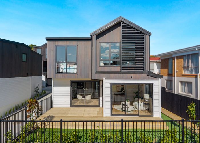  at 10A & D Prince Regent Drive, Half Moon Bay, Manukau City, Auckland