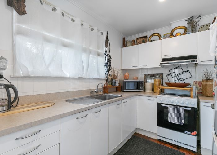  at 2 Buller Crescent, Manurewa, Auckland