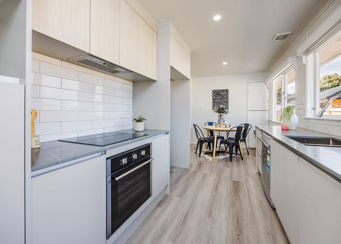  at 25 Flat Bush Road, Otara, Auckland