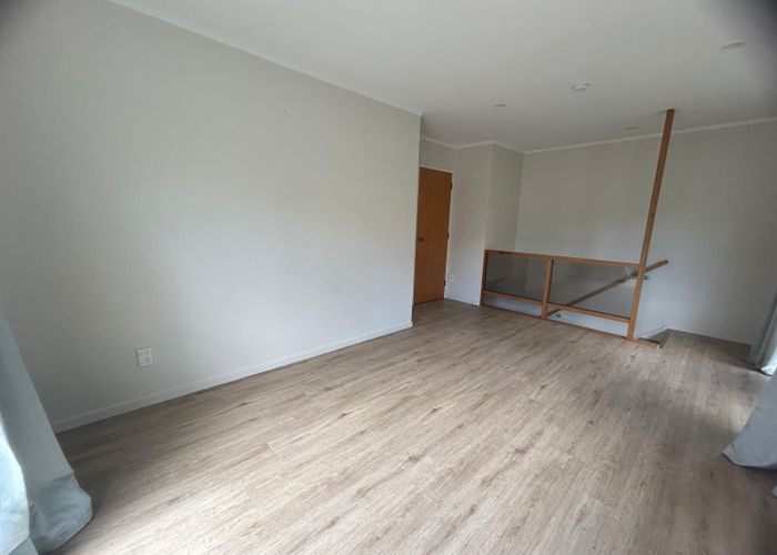  at 1/16 Cambric Place, Botany Downs, Manukau City, Auckland