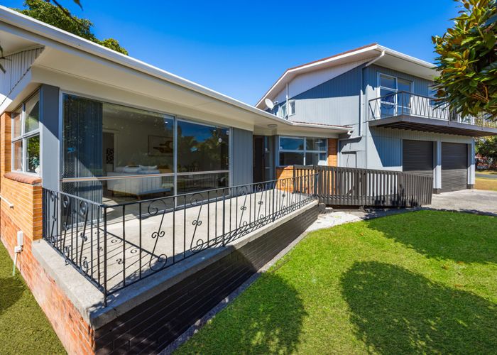  at 3 Halcyon Place, Papatoetoe, Auckland