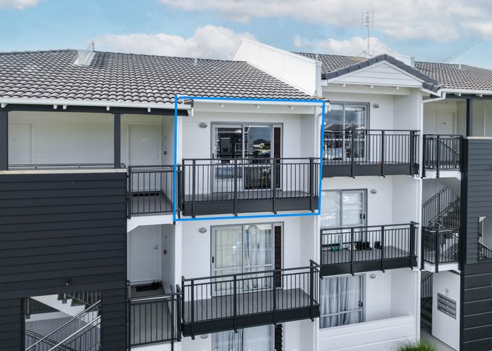  at A14/71 Spencer Road, Oteha, North Shore City, Auckland