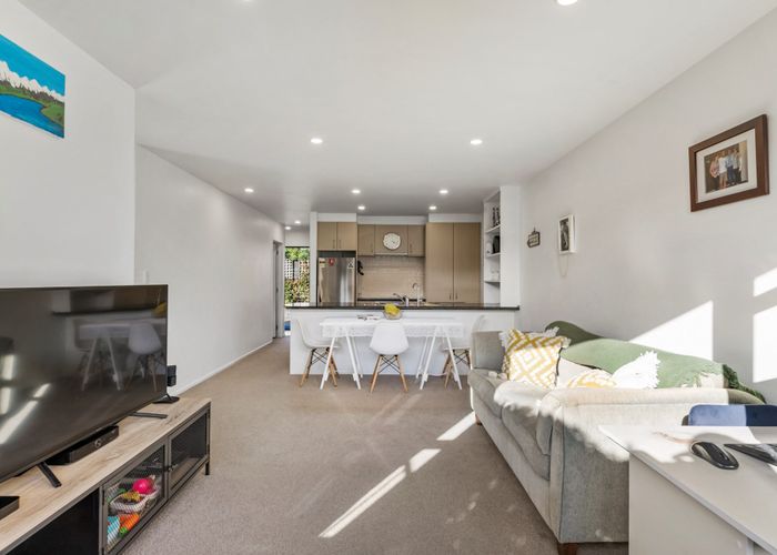  at 32/8 Landscape Road, Papatoetoe, Auckland