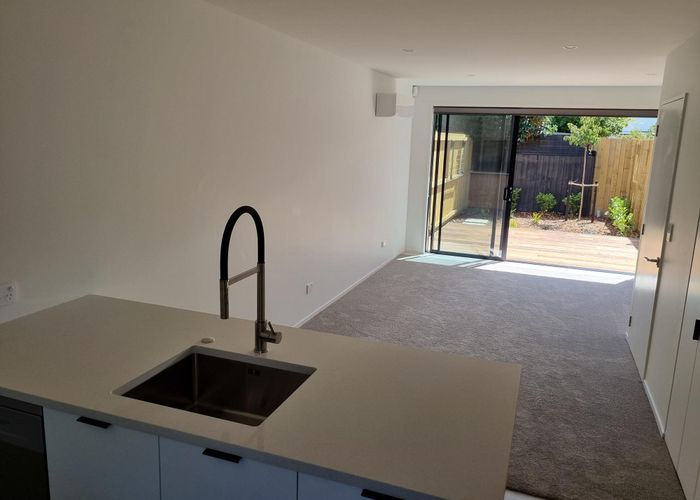  at 2/24 Devonport Lane, Merivale, Christchurch City, Canterbury