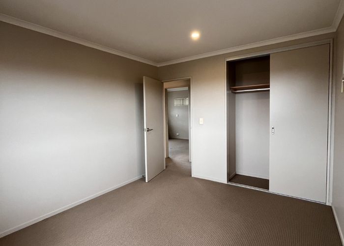  at 8 Terrasini Drive, Flat Bush, Manukau City, Auckland