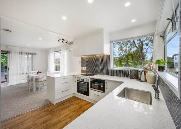  at 1/10 Frank Evans Place, Henderson, Waitakere City, Auckland