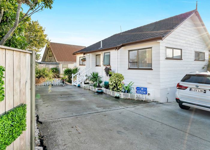  at 66 Hutchinsons Road, Bucklands Beach, Auckland