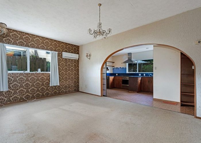  at 18 Woburn Road, Northland, Wellington, Wellington
