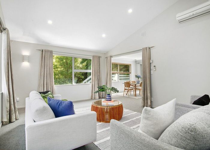  at 16 Westwood Road, Tawa, Wellington